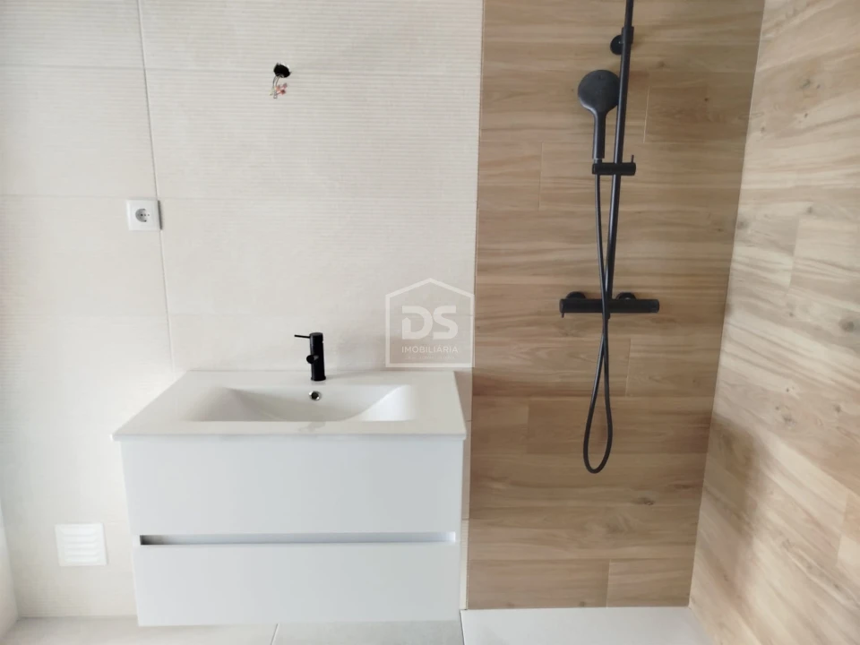 Apartamento T3 para Venda em Currelos, Papízios e Sobral Foto 24