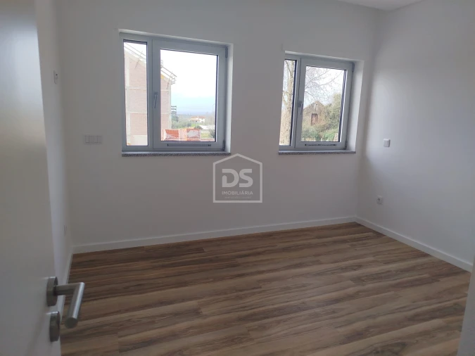 Apartamento T3 para Venda em Currelos, Papízios e Sobral Foto 47