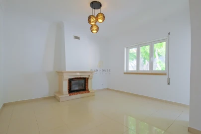 Moradia T3 para Arrendamento em Cascais e Estoril