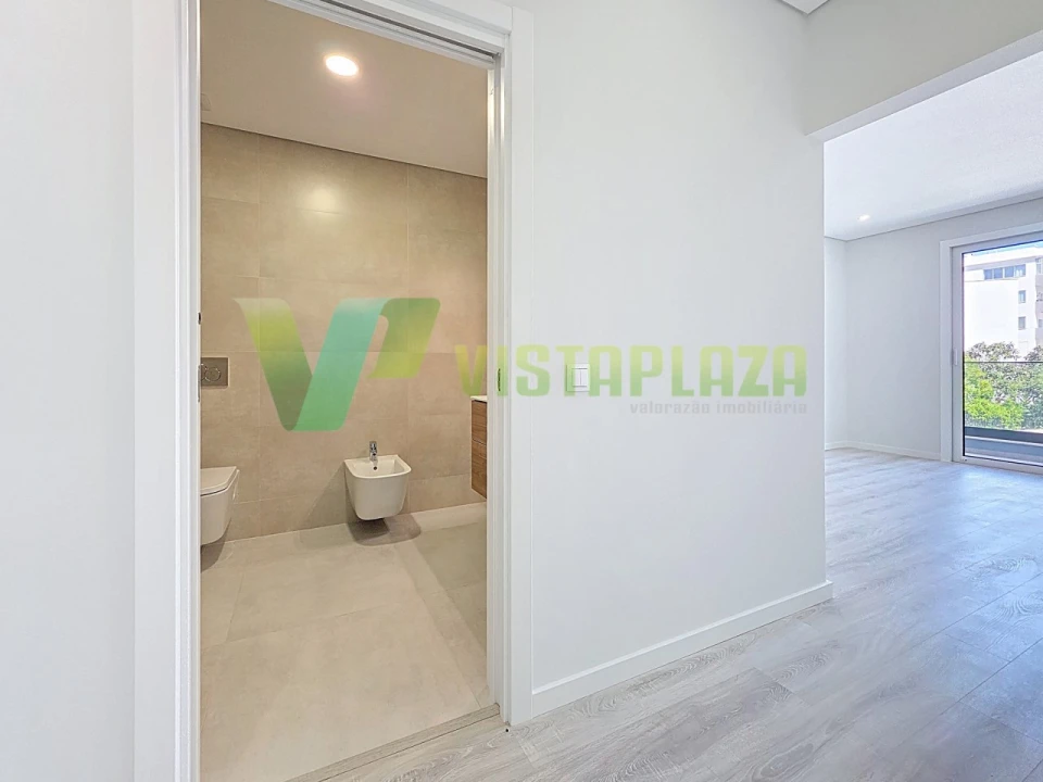 Apartamento T2 para Venda em Alvor Foto 9