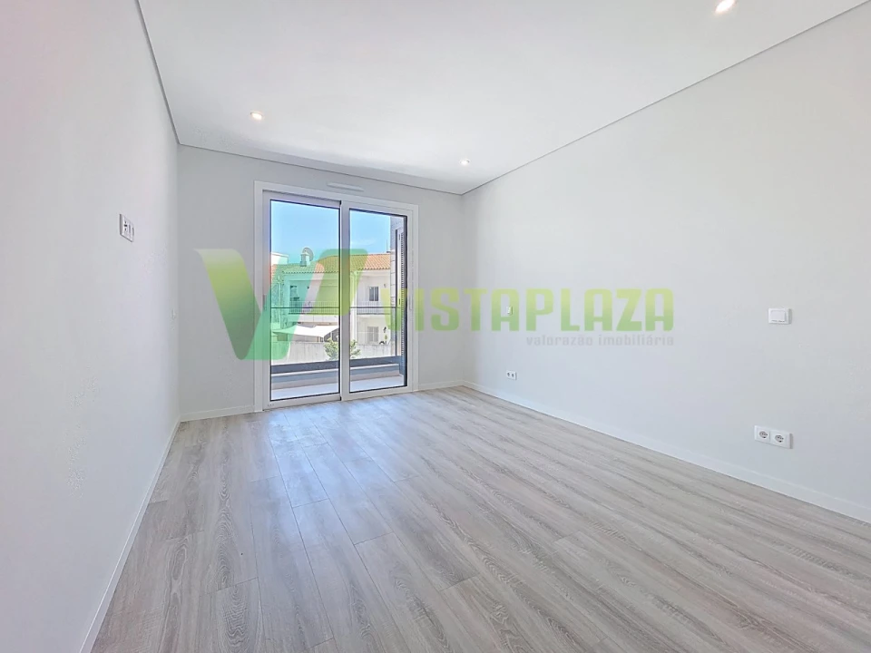 Apartamento T2 para Venda em Alvor Foto 17