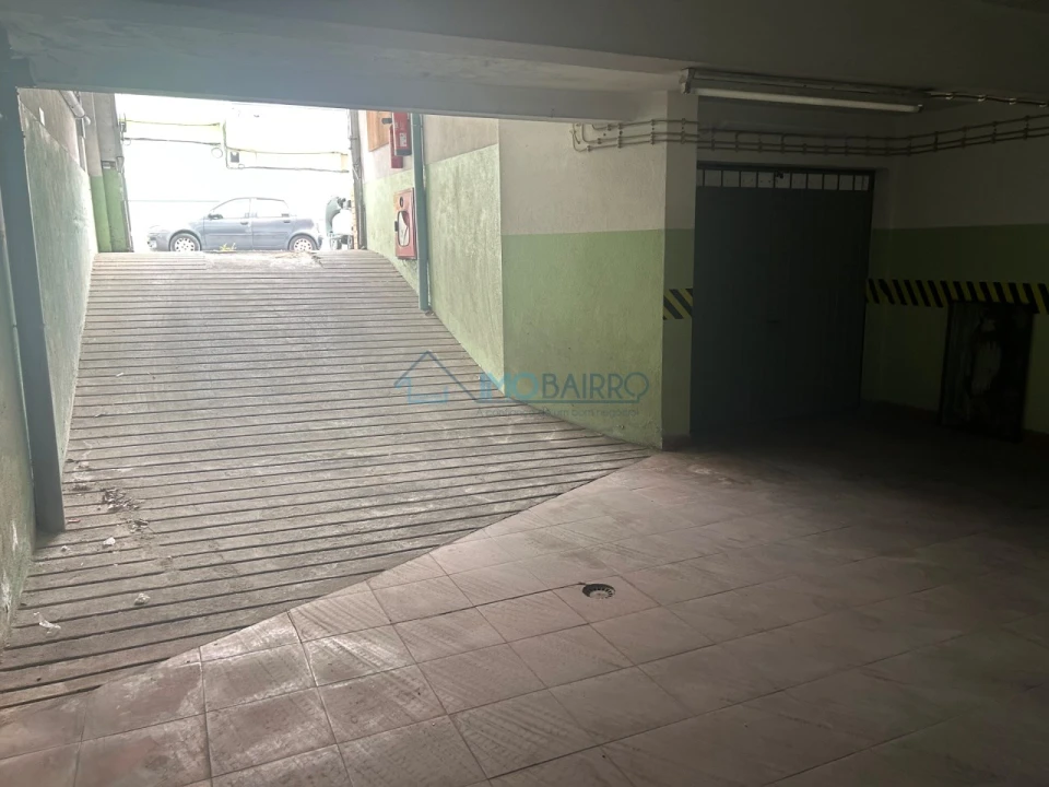 Garagem para Venda em Laranjeiro e Feijó Foto 4