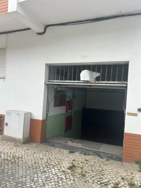 Garagem para Venda em Laranjeiro e Feijó