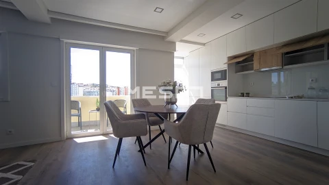 Apartamento T3 para Venda em Benfica