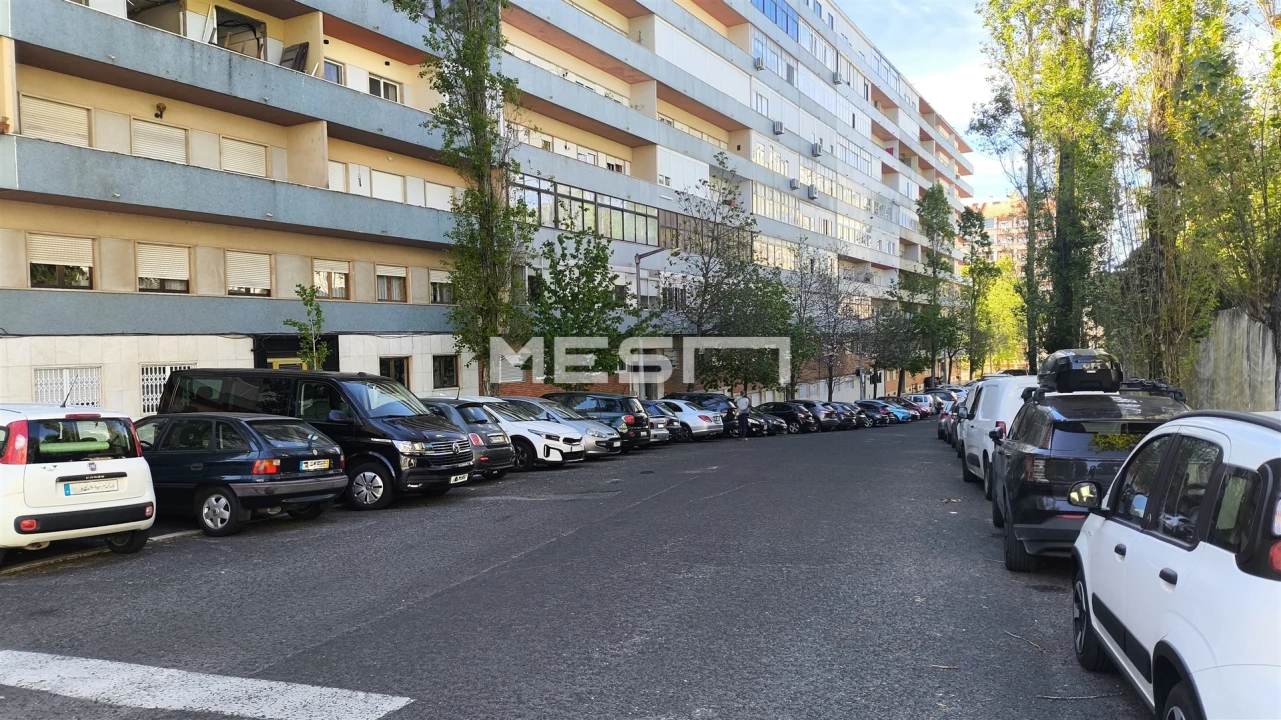 Apartamento T3 para Venda em Benfica Foto 19