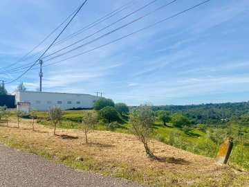 Terreno para Venda em Pernes