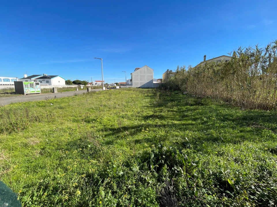 Terreno para Venda em Atouguia da Baleia Foto 1