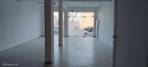 Loja para Venda em Vale de Santarem