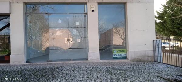 Loja para Venda em Vale de Santarem