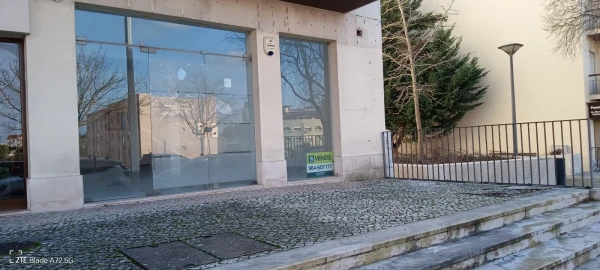 Loja para Venda em Vale de Santarem