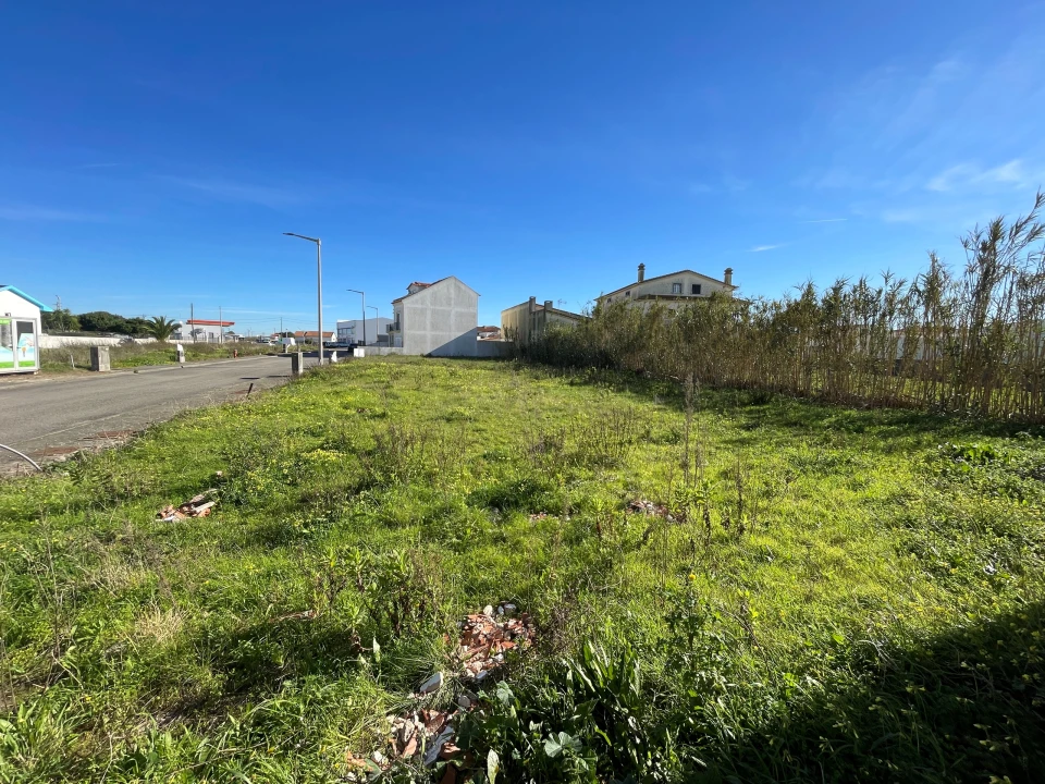 Terreno para Venda em Atouguia da Baleia Foto 1