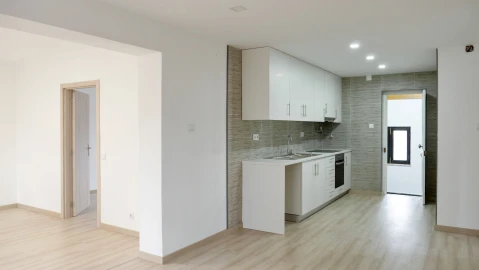 Moradia T3 para Venda em Nossa Senhora do Pópulo, Coto e São Gregório