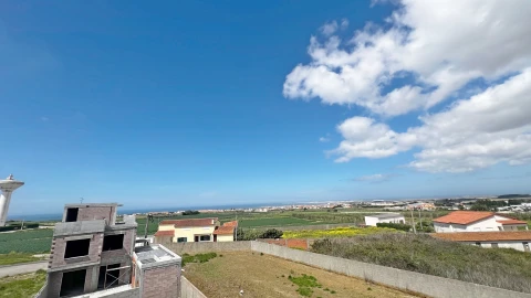 Moradia T4 para Venda em Atouguia da Baleia