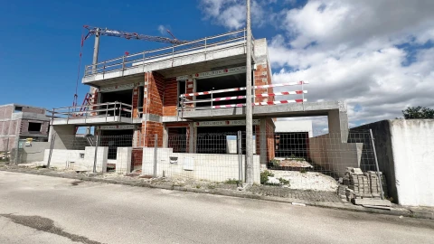 Moradia T4 para Venda em Atouguia da Baleia