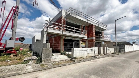 Moradia T4 para Venda em Atouguia da Baleia