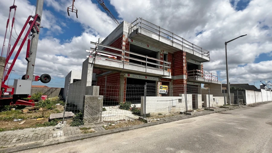 Moradia T4 para Venda em Atouguia da Baleia Foto 10