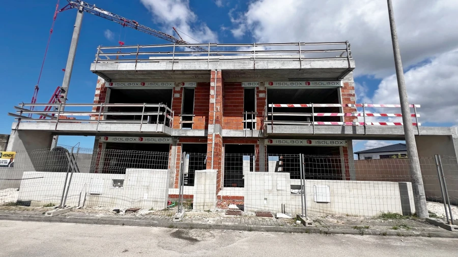 Moradia T4 para Venda em Atouguia da Baleia Foto 8