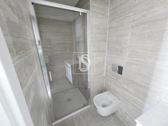 Apartamento T2 para Venda em Corroios Foto 39