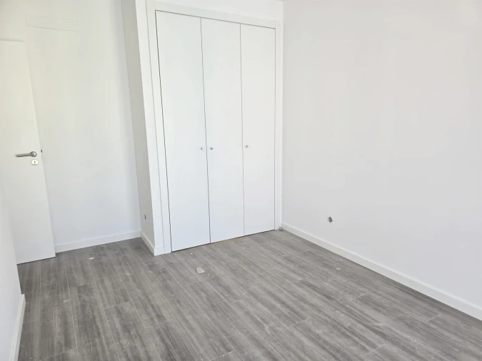 Apartamento T2 para Venda em Corroios Foto 31