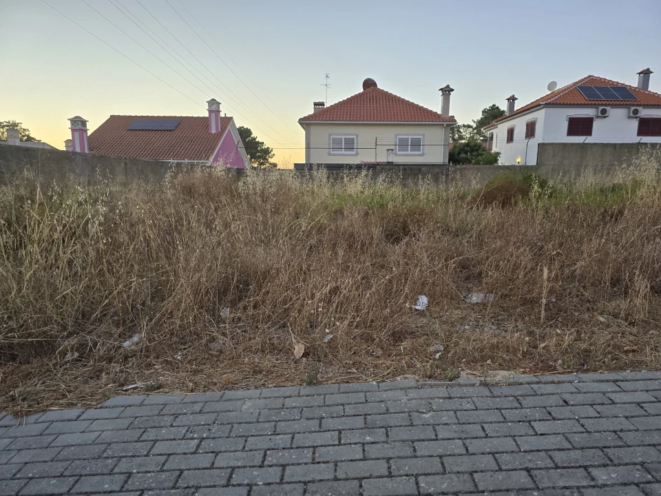 Terreno para Venda em Charneca de Caparica e Sobreda Foto 1