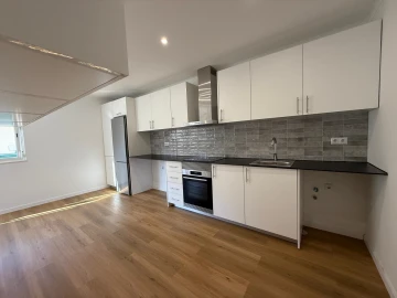 Moradia T2 para Venda em Marvila, Ribeira Santarém, São Salvador, São Nicolau