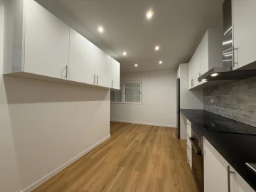 Moradia T2 para Venda em Marvila, Ribeira Santarém, São Salvador, São Nicolau