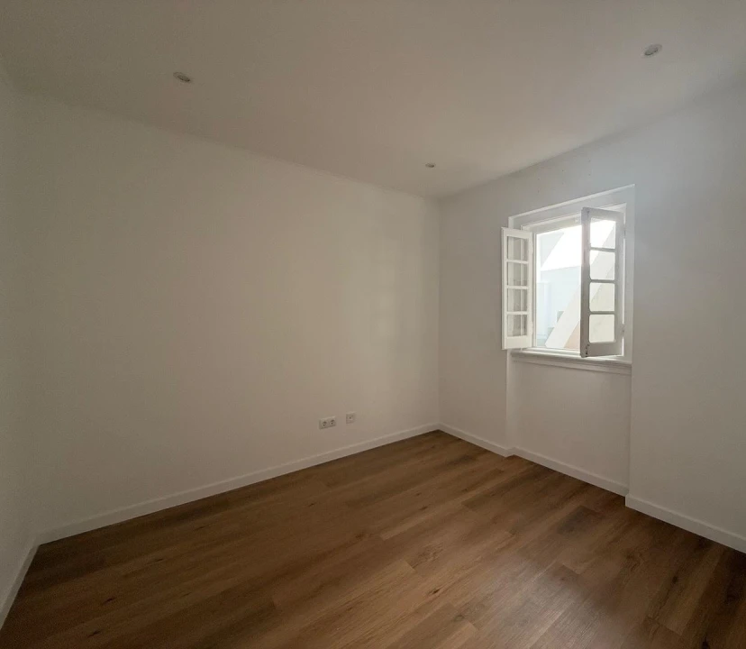 Moradia T2 para Venda em Marvila, Ribeira Santarém, São Salvador, São Nicolau Foto 2