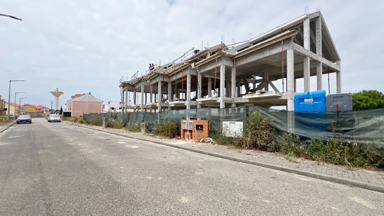 Moradia T3 para Venda em Atouguia da Baleia Foto 5