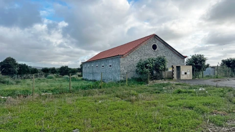 Armazém para Venda em Atouguia da Baleia