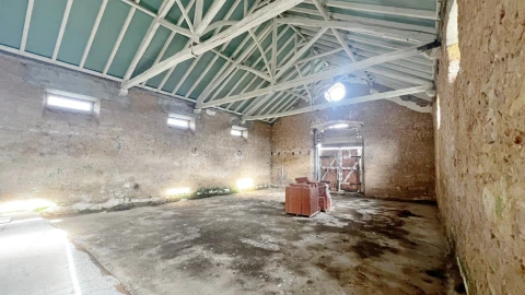 Armazém para Venda em Atouguia da Baleia