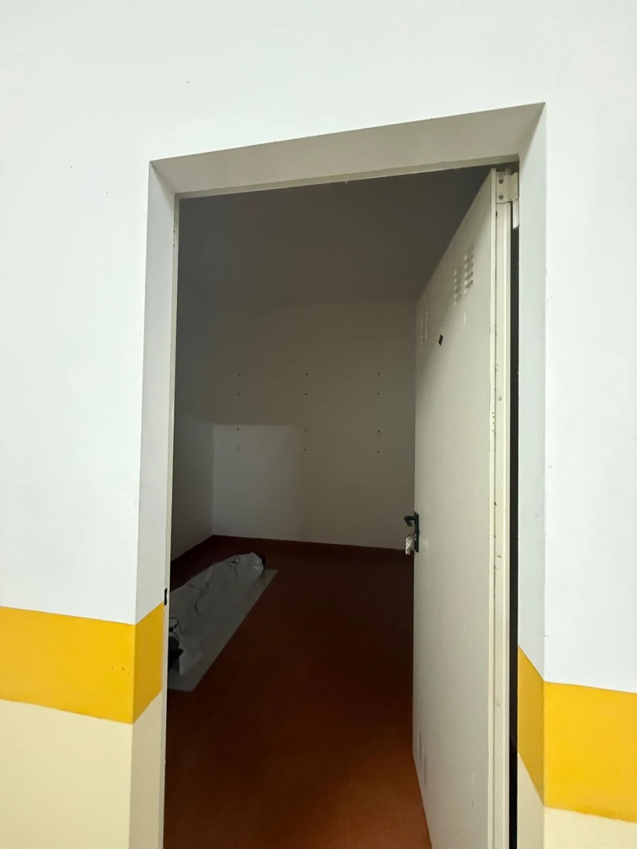 Garagem para Venda em Vale de Santarem Foto 10