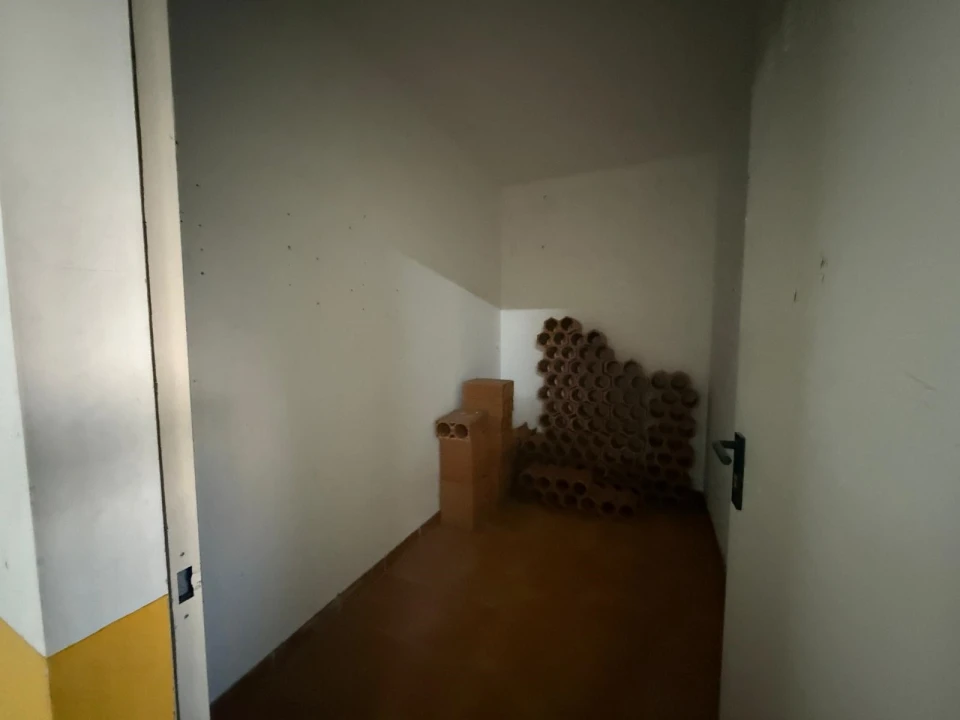 Garagem para Venda em Vale de Santarem Foto 3