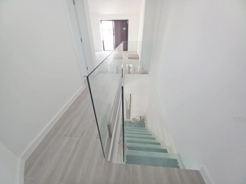 Apartamento T4 para Venda em Costa da Caparica Foto 16