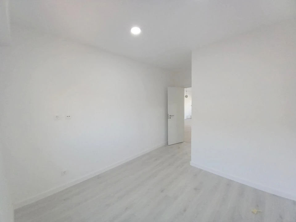 Apartamento T4 para Venda em Costa da Caparica Foto 9