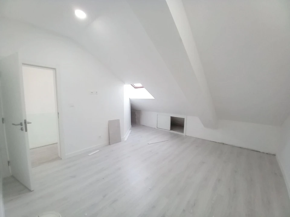 Apartamento T4 para Venda em Costa da Caparica Foto 11