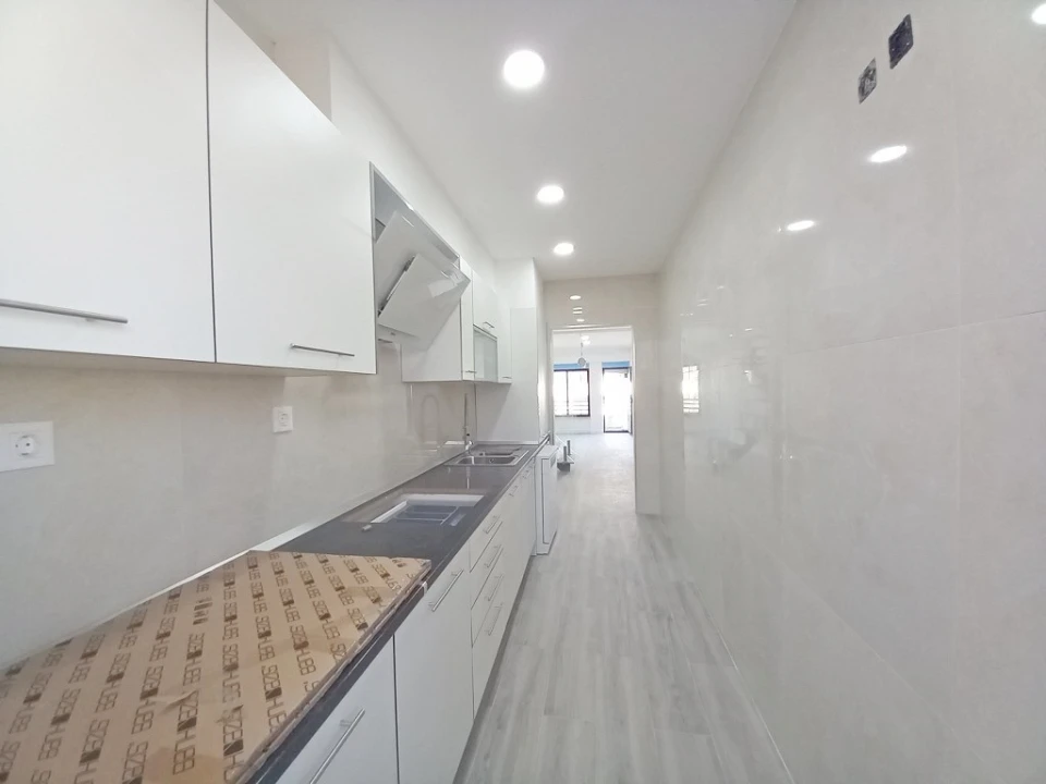 Apartamento T4 para Venda em Costa da Caparica Foto 8