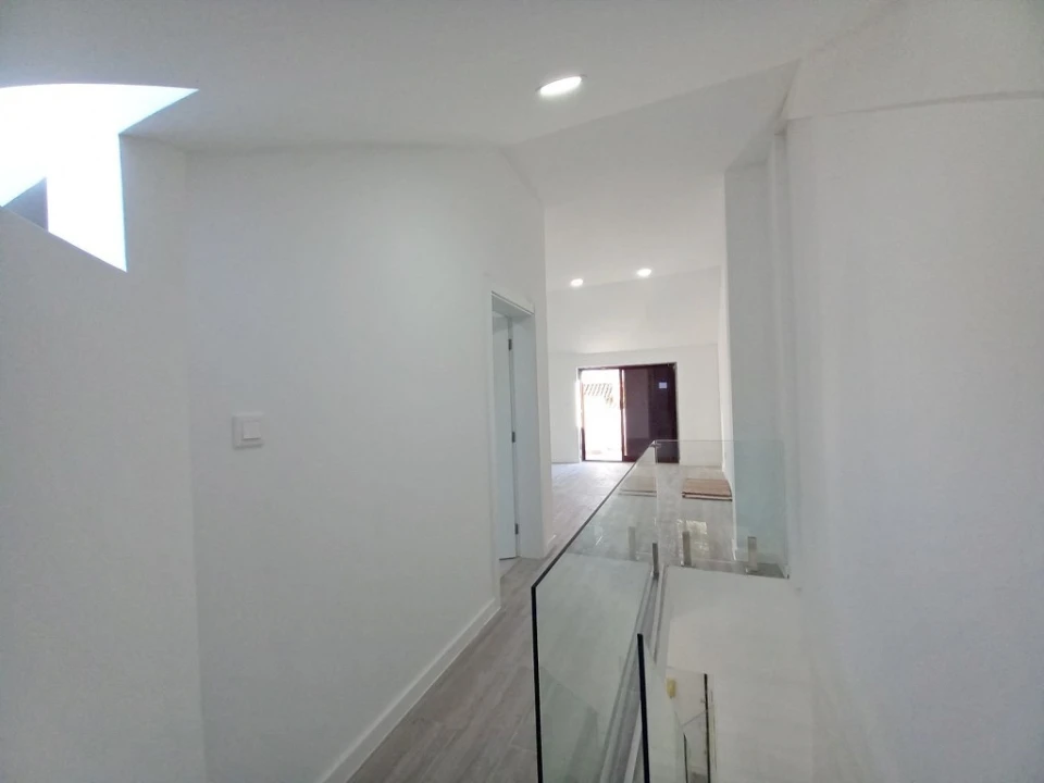 Apartamento T4 para Venda em Costa da Caparica Foto 37