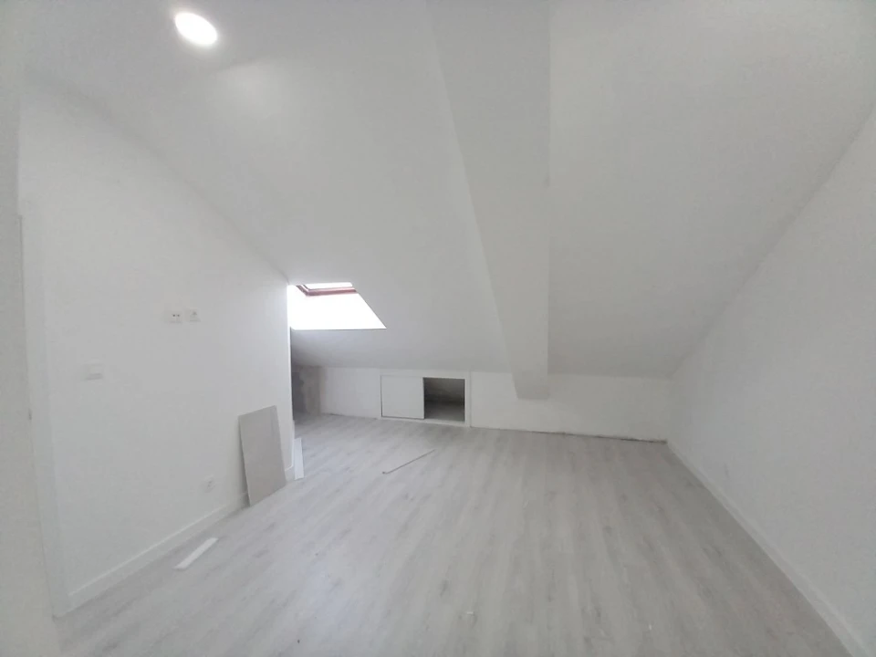 Apartamento T4 para Venda em Costa da Caparica Foto 35