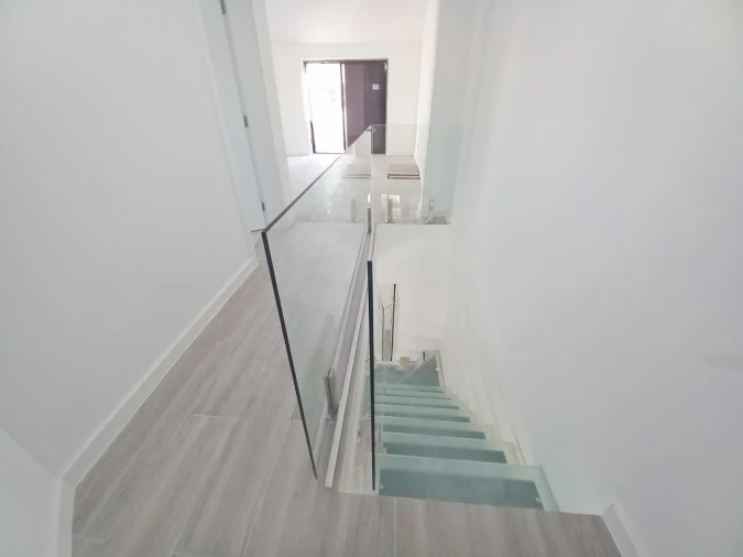 Apartamento T4 para Venda em Costa da Caparica Foto 16