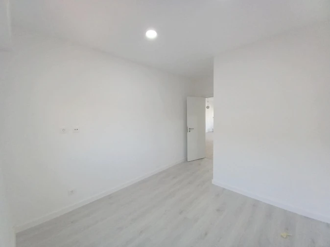 Apartamento T4 para Venda em Costa da Caparica Foto 9