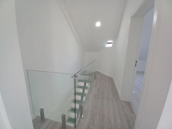 Apartamento T4 para Venda em Costa da Caparica Foto 13