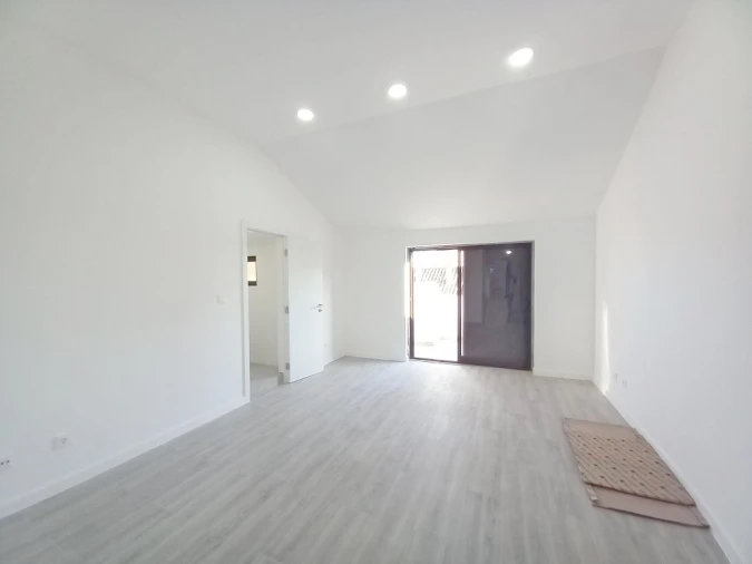 Apartamento T4 para Venda em Costa da Caparica Foto 7