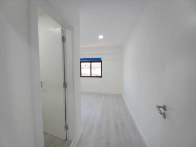 Apartamento T4 para Venda em Costa da Caparica Foto 3
