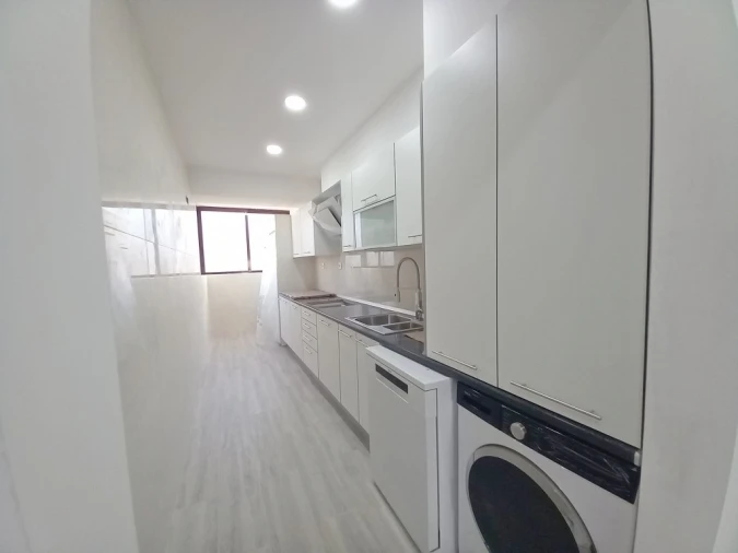 Apartamento T4 para Venda em Costa da Caparica Foto 4