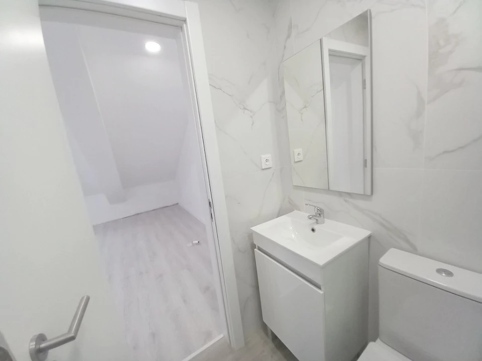 Apartamento T4 para Venda em Costa da Caparica Foto 23