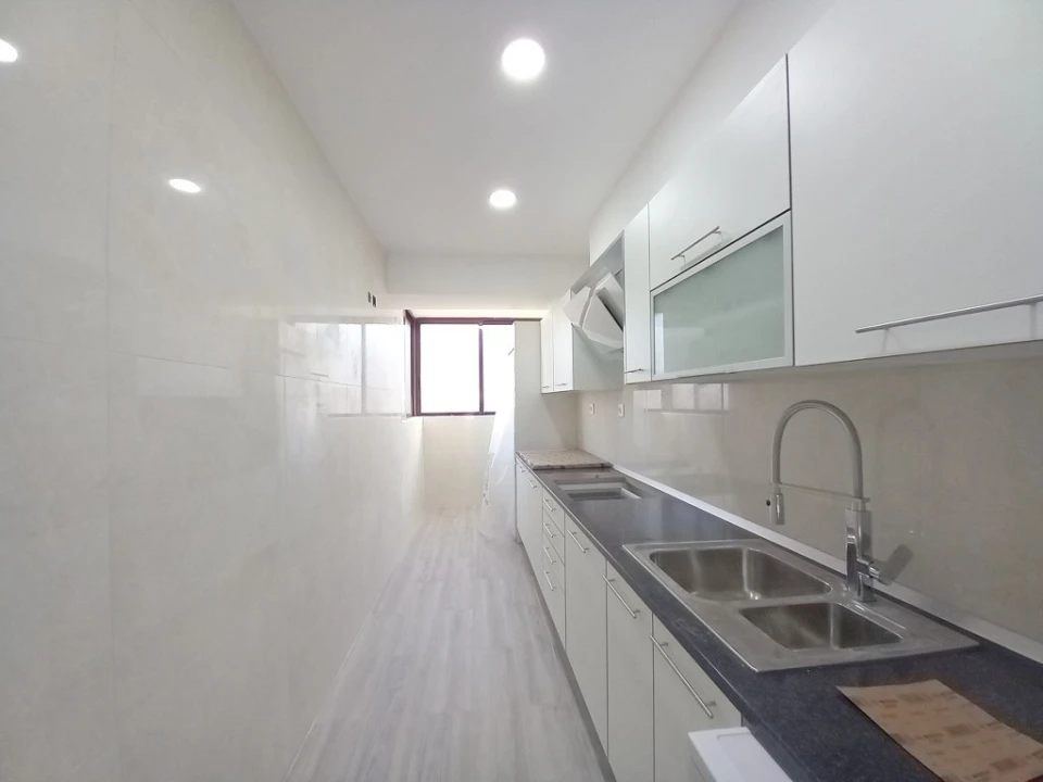 Apartamento T4 para Venda em Costa da Caparica Foto 18
