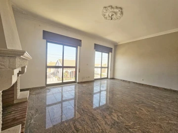 Apartamento T4 para Venda em Gaio-Rosário e Sarilhos Pequenos