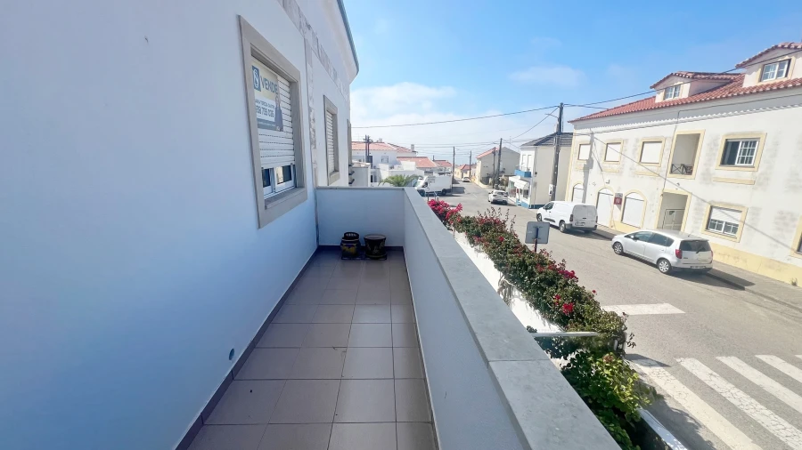 Apartamento T2 para Venda em Atouguia da Baleia Foto 3