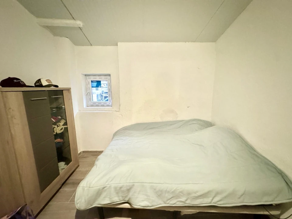 Armazém para Venda em Carvoeira e Carmões Foto 2