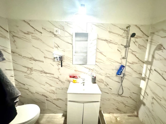 Armazém para Venda em Carvoeira e Carmões Foto 6